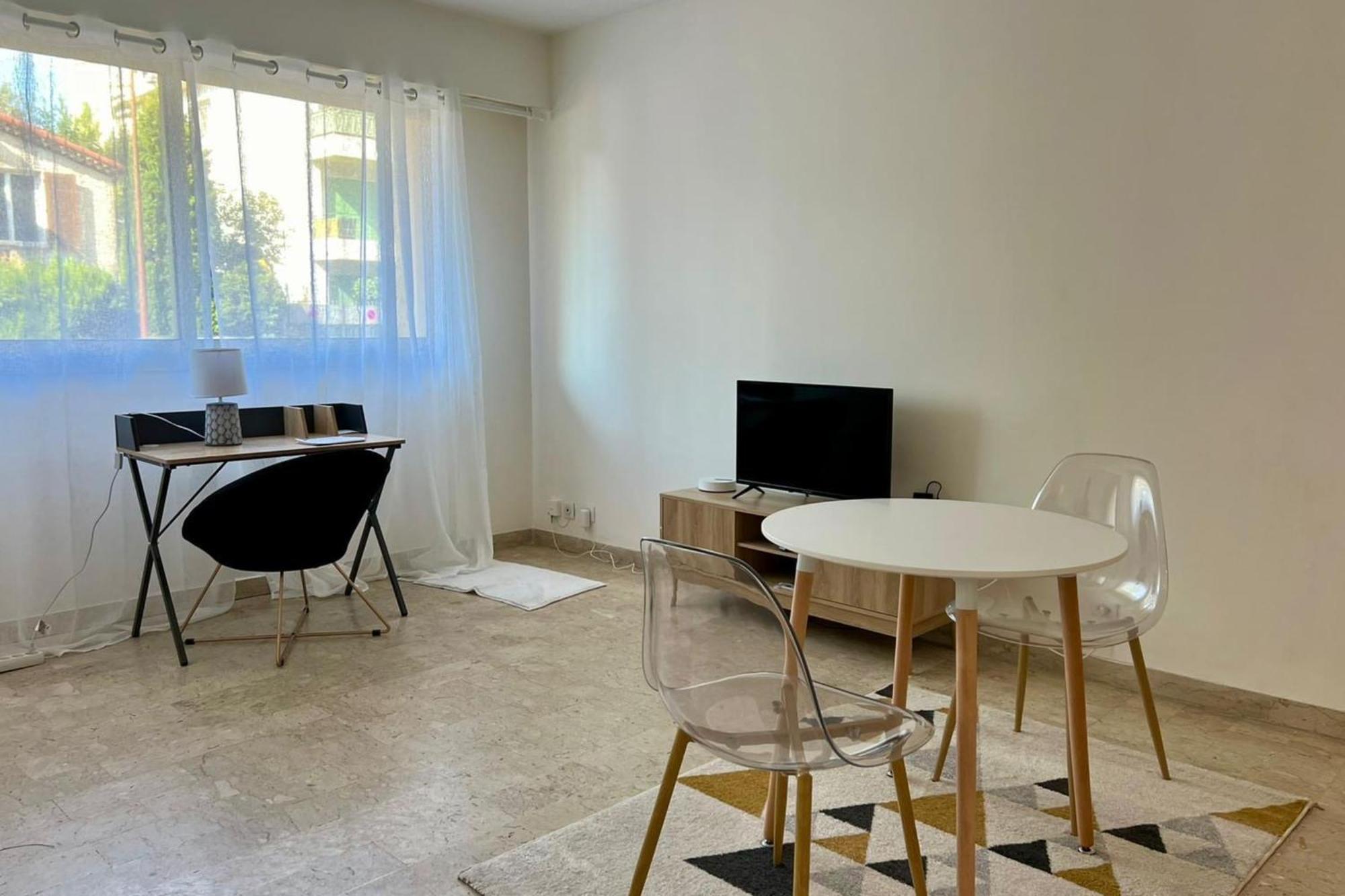 1 Bedroom - Close To The * Antibes