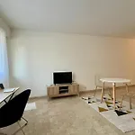 1 Bedroom Apartment - Close To The Beach